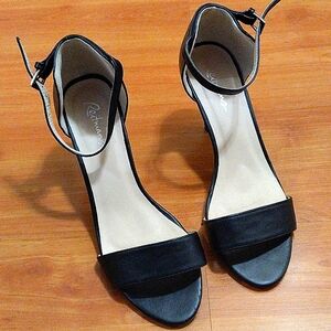Reitmans 2" heels